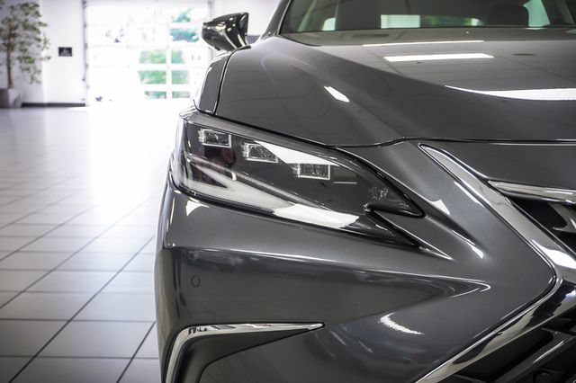 Certified 2025 Lexus ES 300h w/ Luxury Package FWD image 27