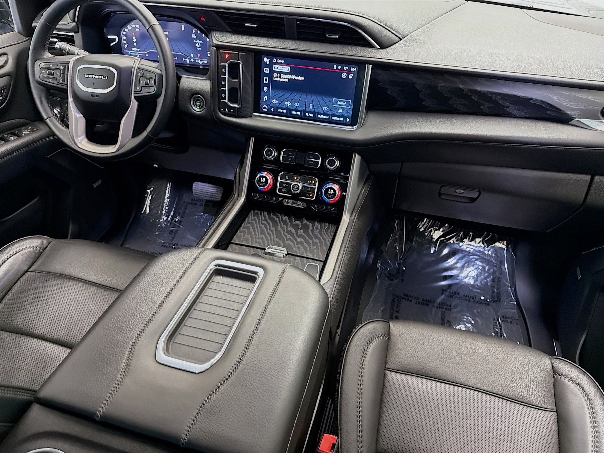 Used 2023 GMC Yukon Denali RWD image 12