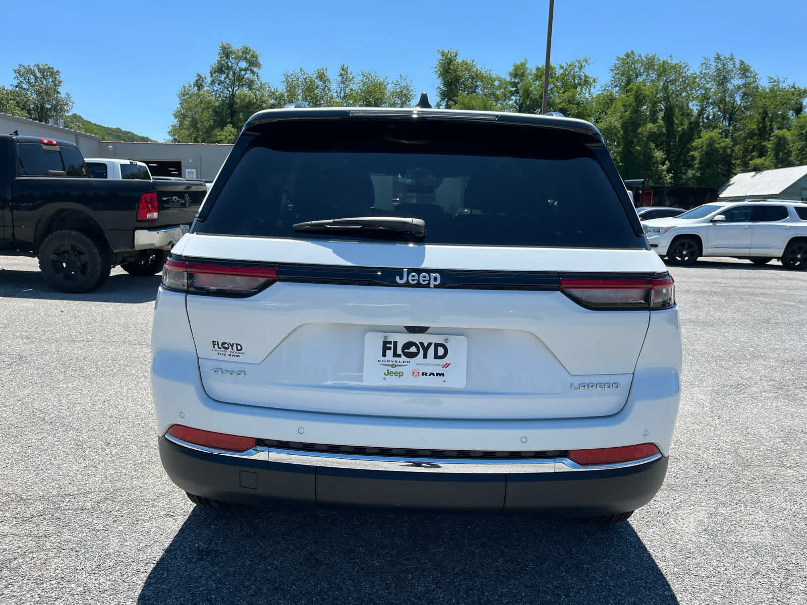 New 2026 Jeep Grand Cherokee Laredo AWD/4WD image 4