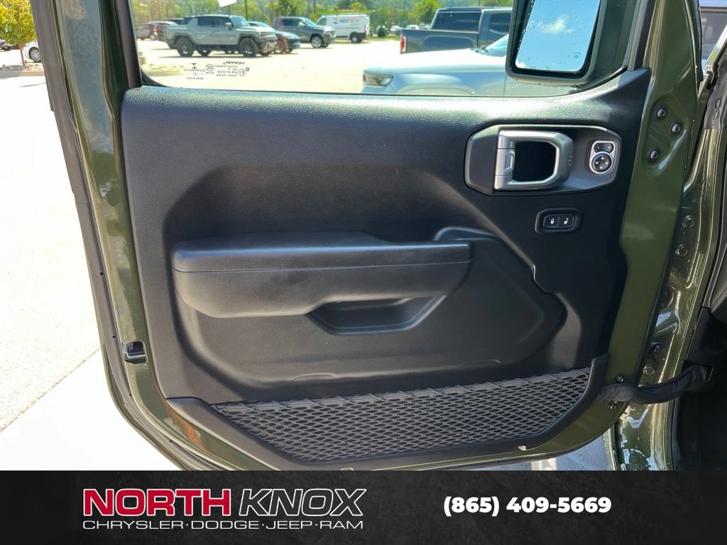 Used 2021 Jeep Gladiator Sport AWD/4WD image 6