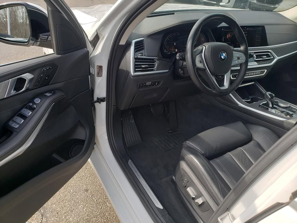 Used 2022 BMW X7 xDrive40i w/ Premium Package image 13
