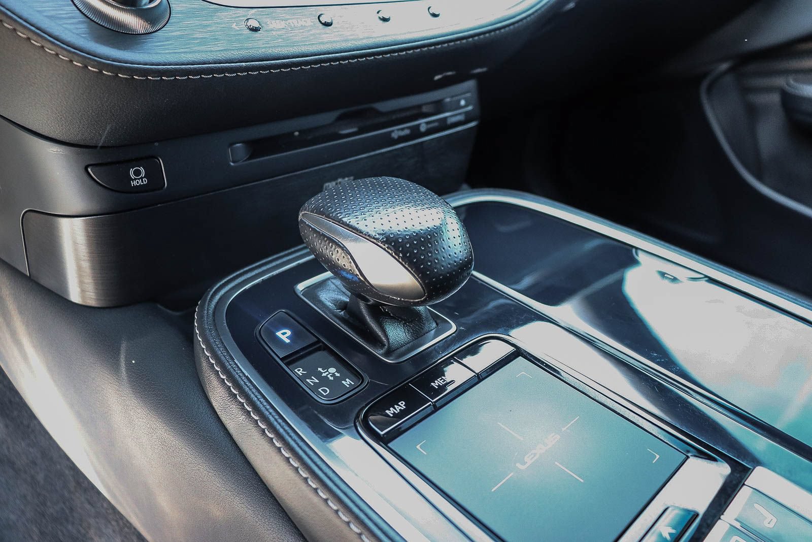 Used 2018 Lexus LS 500 F Sport w/ Accessory Package (Z2) RWD image 24