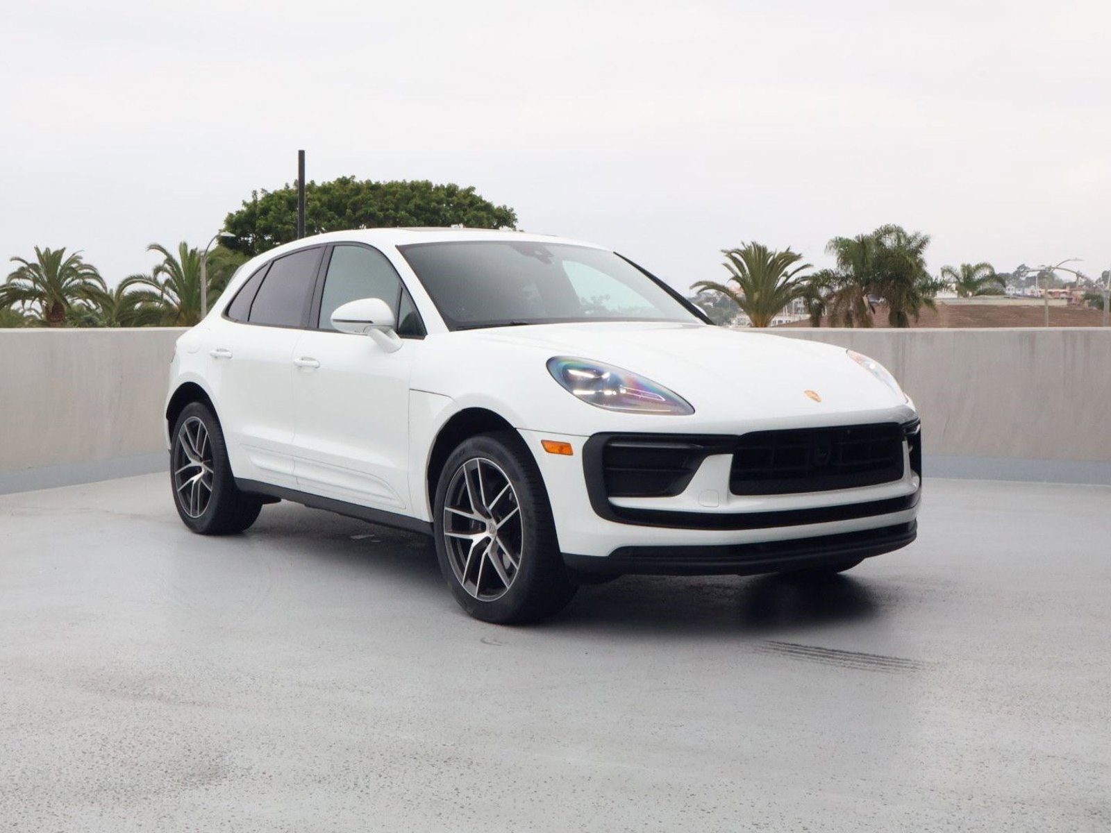 Certified 2025 Porsche Macan image 21