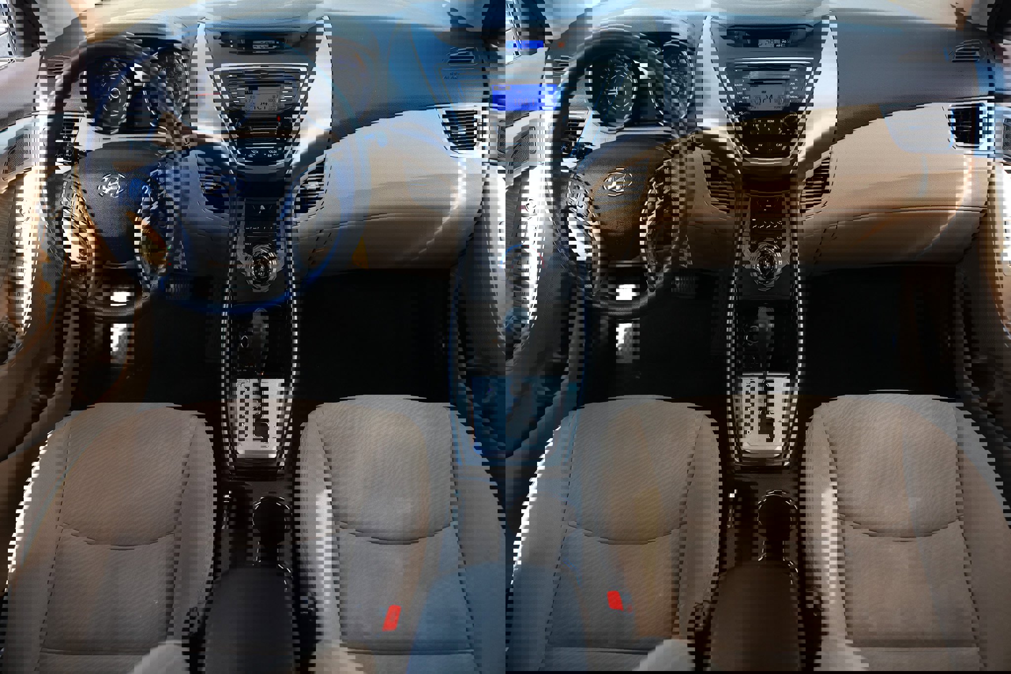 Used 2013 Hyundai Elantra GLS w/ Preferred Pkg image 2