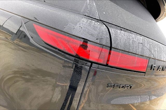 Used 2025 Land Rover Range Rover Sport SE image 35
