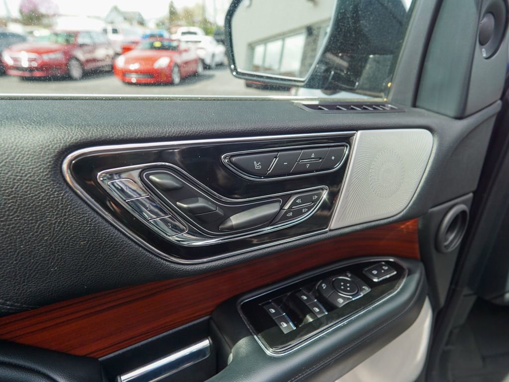 Used 2021 Lincoln Navigator L Reserve w/ Luxury Package image 21