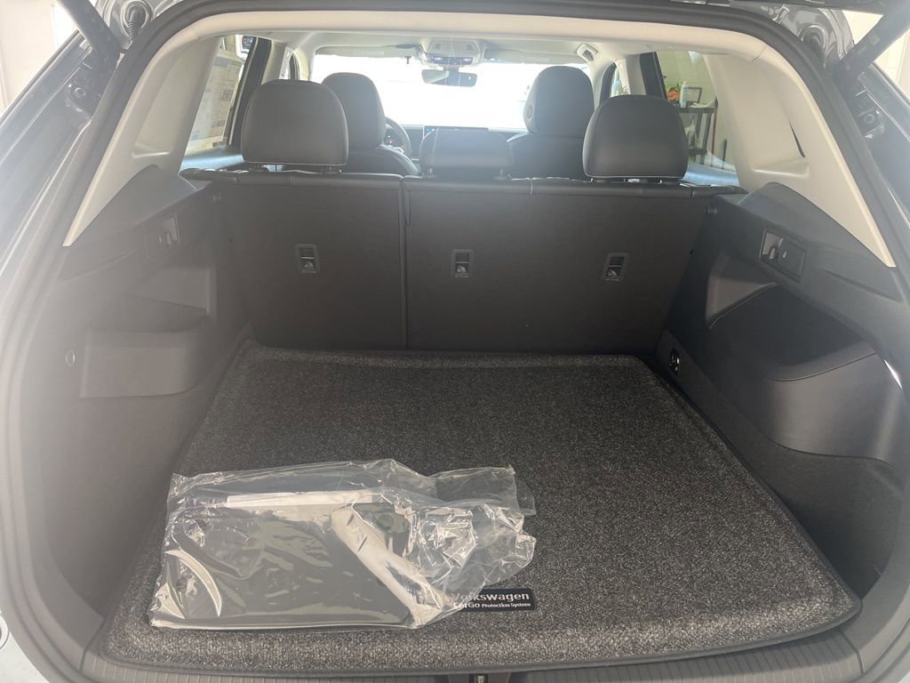 New 2026 Volkswagen Tiguan SE AWD/4WD image 35