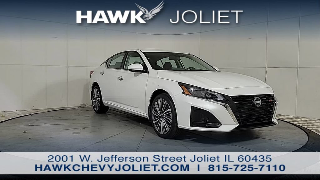 Used 2025 Nissan Altima 2.5 SL AWD/4WD image 2