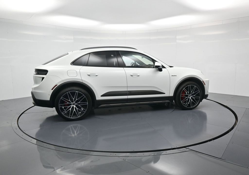 Used 2025 Porsche Macan Turbo Electric image 31