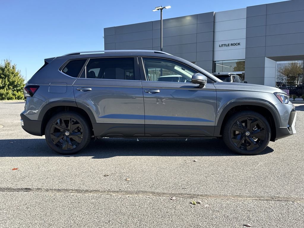 New 2025 Volkswagen Taos SE image 6