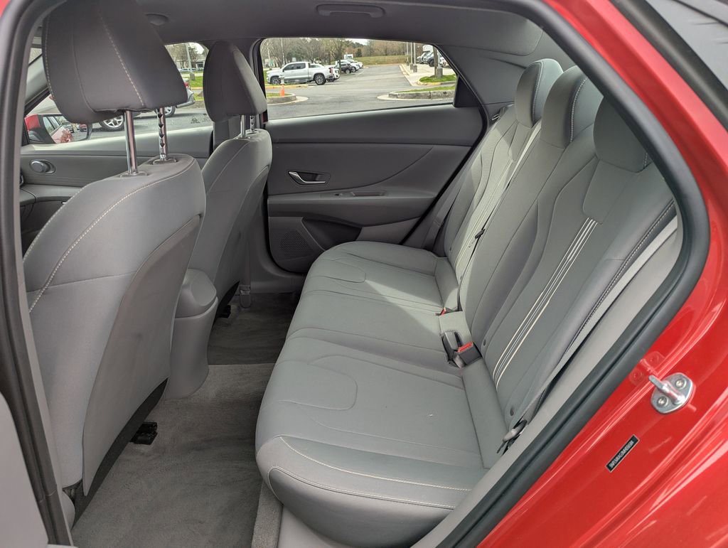 Used 2021 Hyundai Elantra SEL w/ Cargo Package image 13