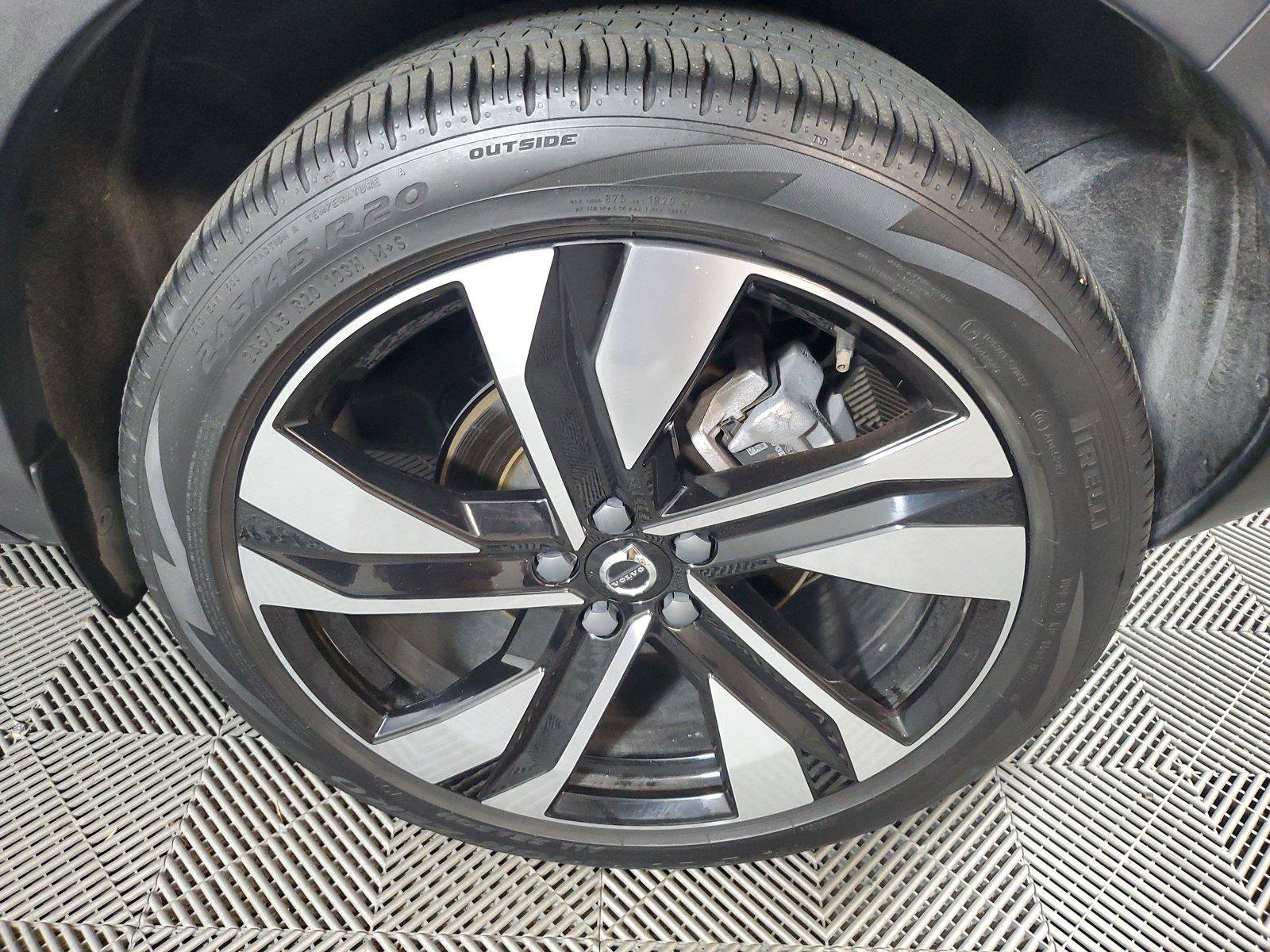 Certified 2023 Volvo XC40 B5 Plus w/ Protection Package Premier AWD/4WD image 11