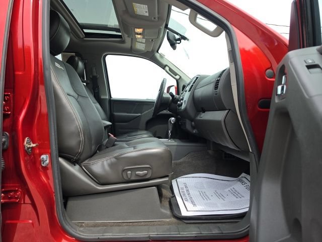 Used 2015 Nissan Frontier PRO-4X w/ Pro-4x Luxury Package AWD/4WD image 29