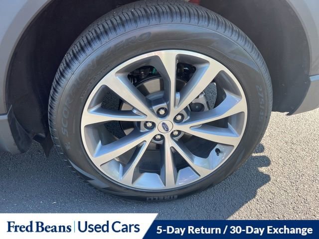 Used 2025 Ford Explorer Platinum w/ Ultimate Package AWD/4WD image 11