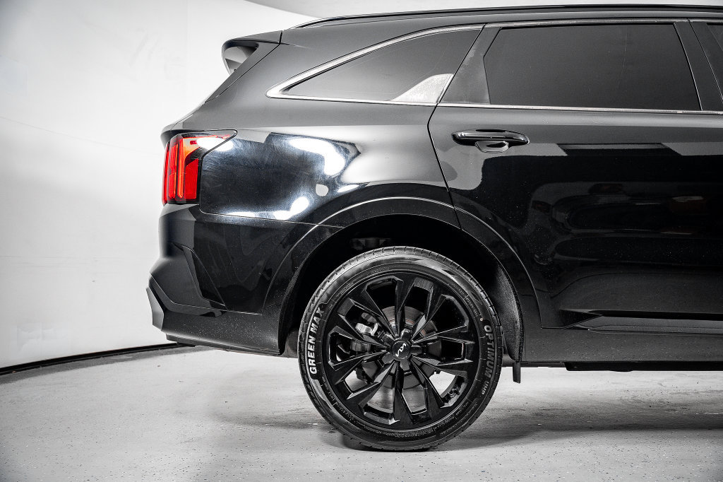 Used 2023 Kia Sorento SX AWD/4WD image 6