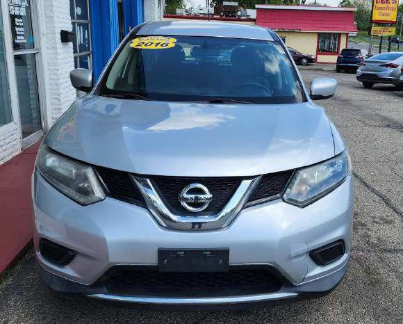 Used 2016 Nissan Rogue S AWD/4WD image 2