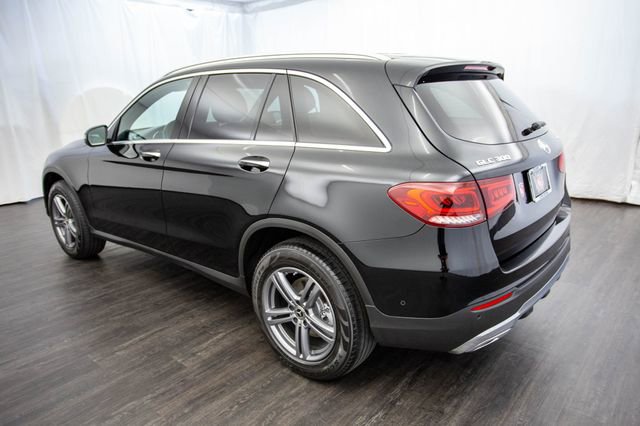Used 2020 Mercedes-Benz GLC 300 4MATIC w/ Parking Assistance Package image 11