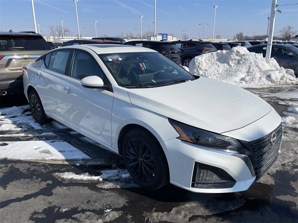 Used 2025 Nissan Altima 2.5 SV w/ SV Special Edition Package image 13