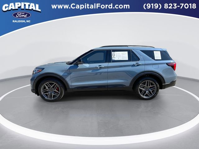 Certified 2025 Ford Explorer ST-Line w/ Premium Package AWD/4WD image 5