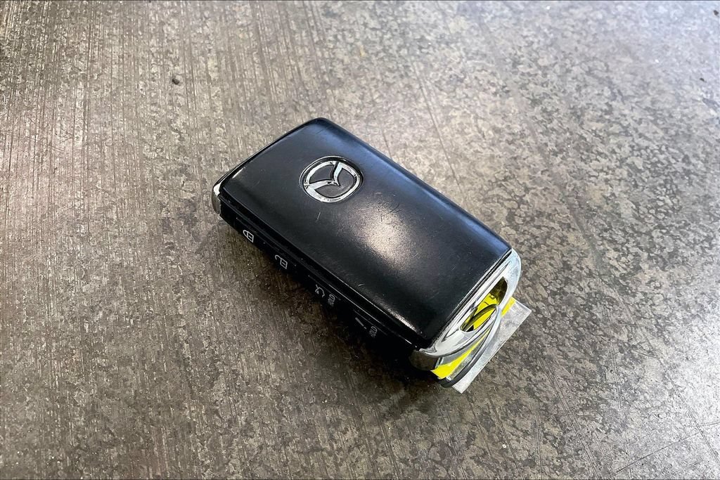 Used 2020 MAZDA MX-5 Miata RF Club RWD image 11