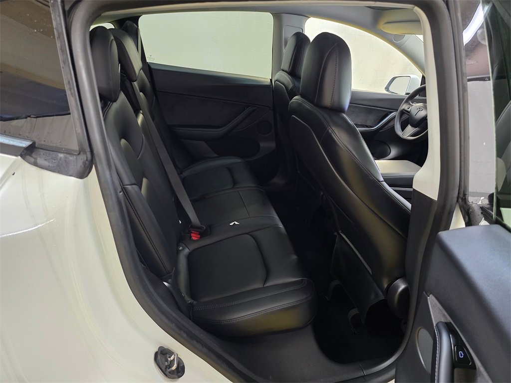 Used 2021 Tesla Model Y Long Range image 12