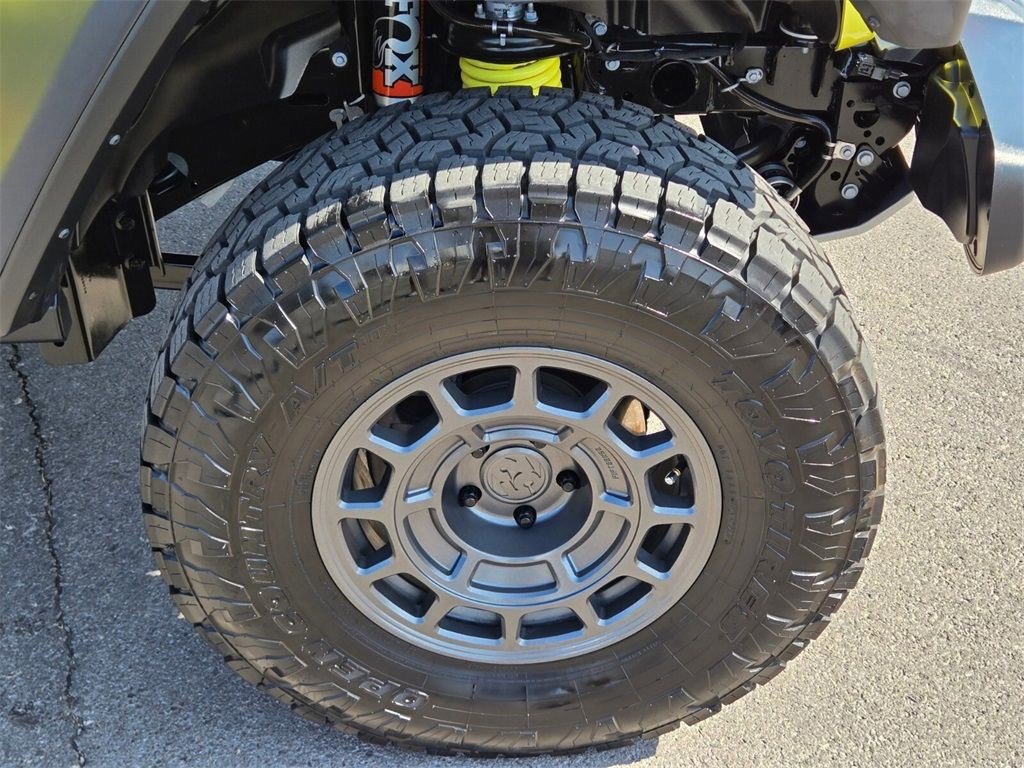 Used 2023 Jeep Gladiator Mojave w/ Cold Weather Group image 8