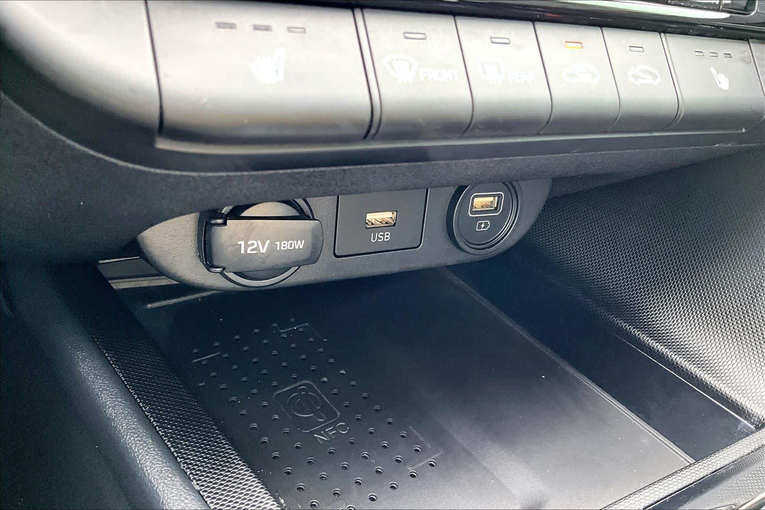 Certified 2023 Hyundai Elantra Limited FWD image 34