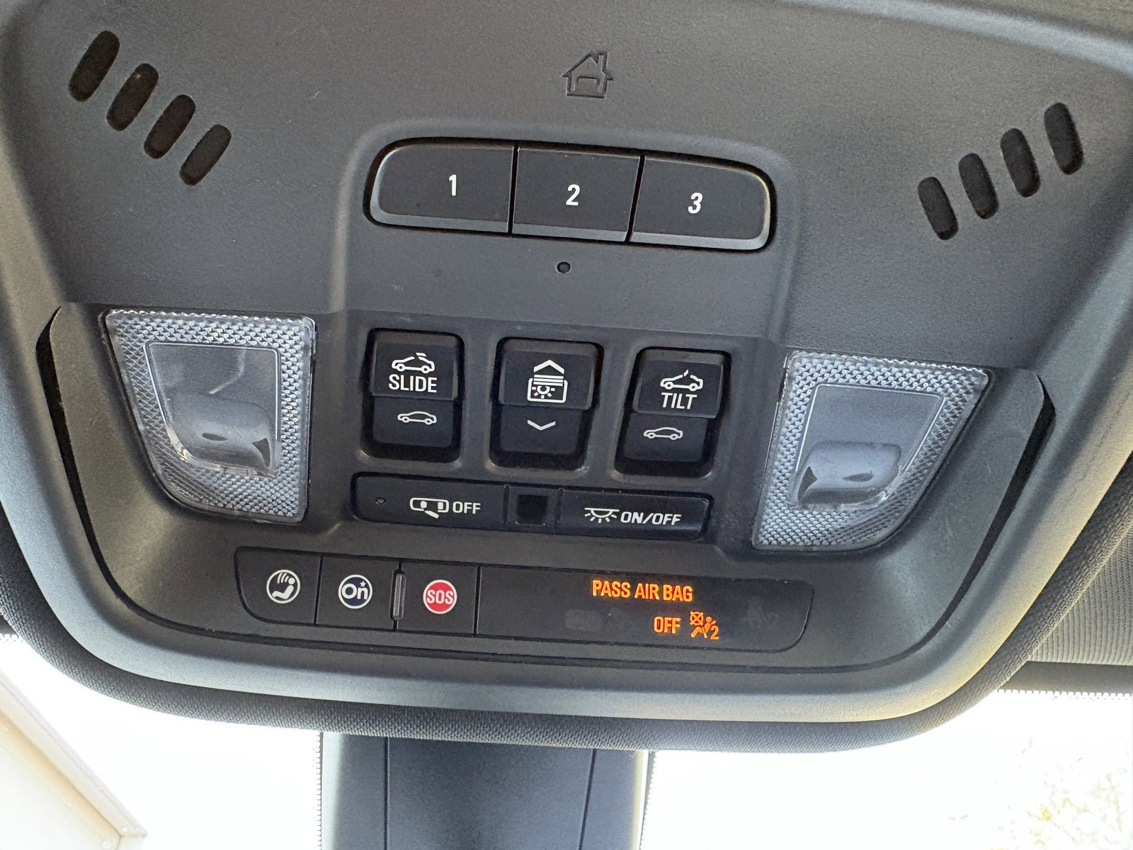 Used 2022 Chevrolet Traverse RS AWD/4WD image 19