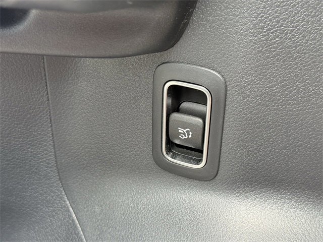 New 2024 Mercedes-Benz GLB 250 image 21