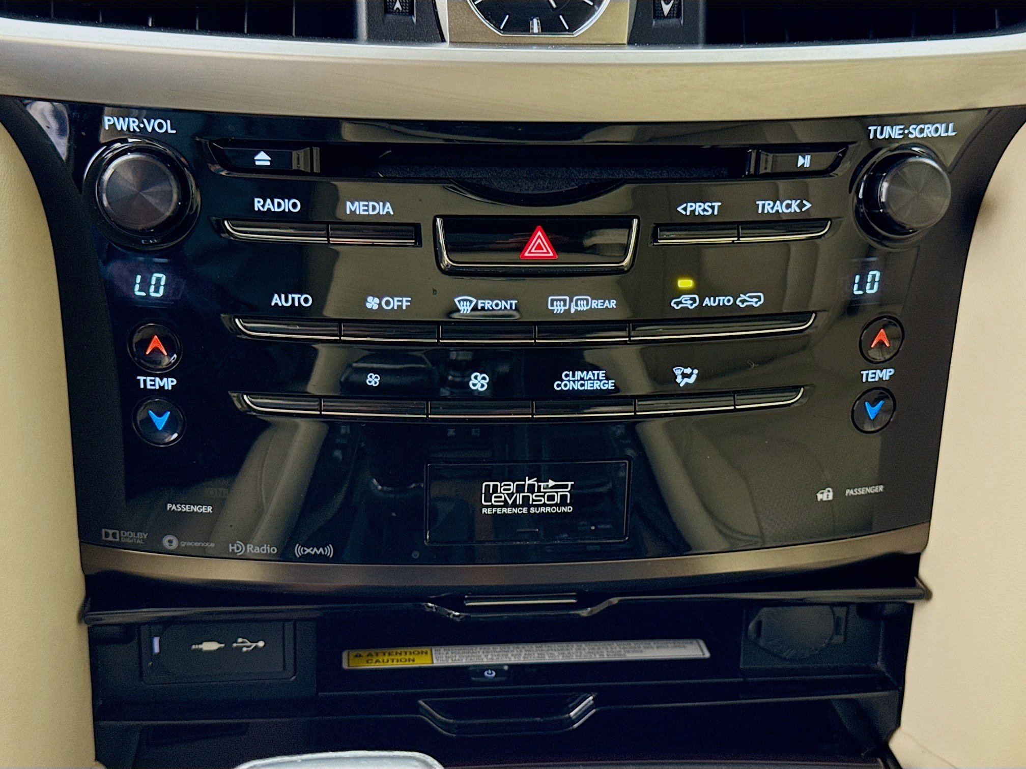 Used 2020 Lexus LX 570 4WD w/ 3rd Row & Luxury Pkg image 16