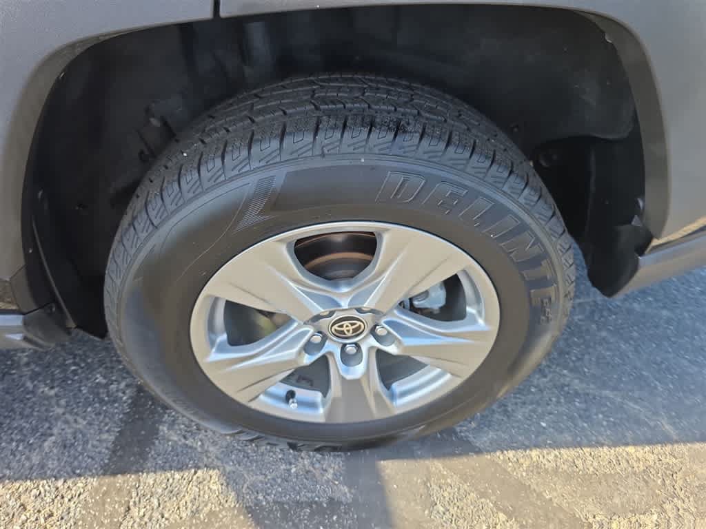 Used 2023 Toyota RAV4 XLE FWD image 29