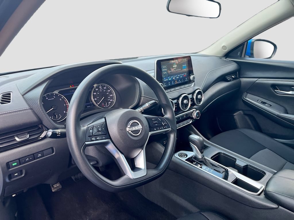 Used 2025 Nissan Sentra SV FWD image 9