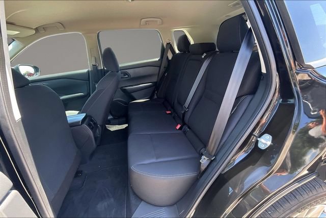 Used 2025 Nissan Rogue S FWD image 23