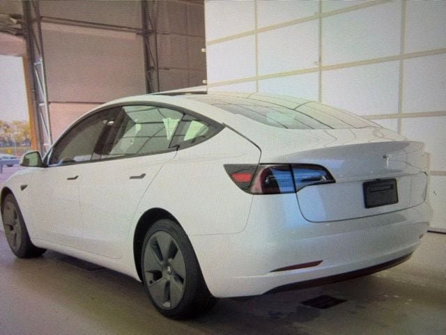 Used 2023 Tesla Model 3 Standard Range RWD image 3