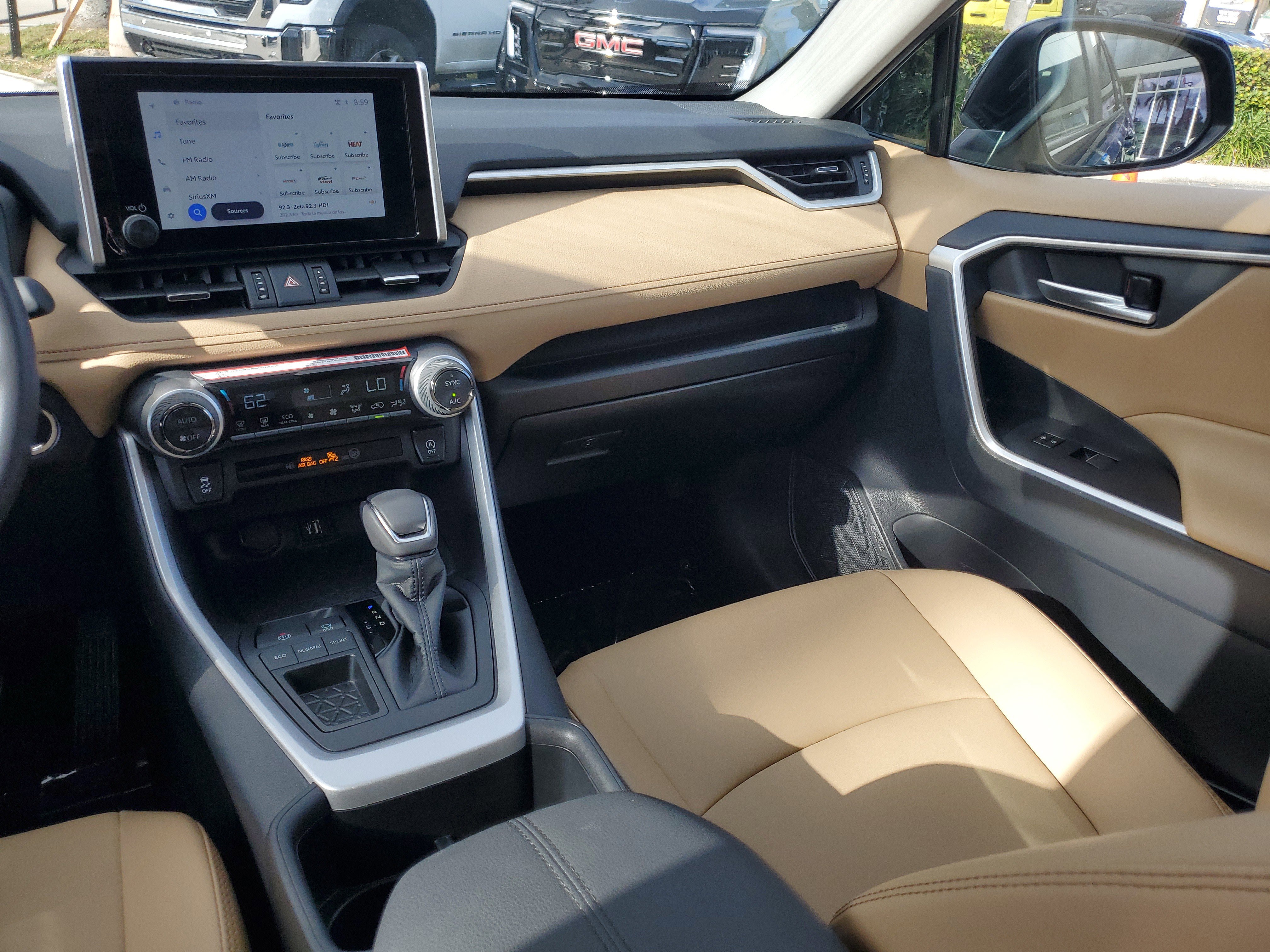 Used 2025 Toyota RAV4 XLE Premium image 26