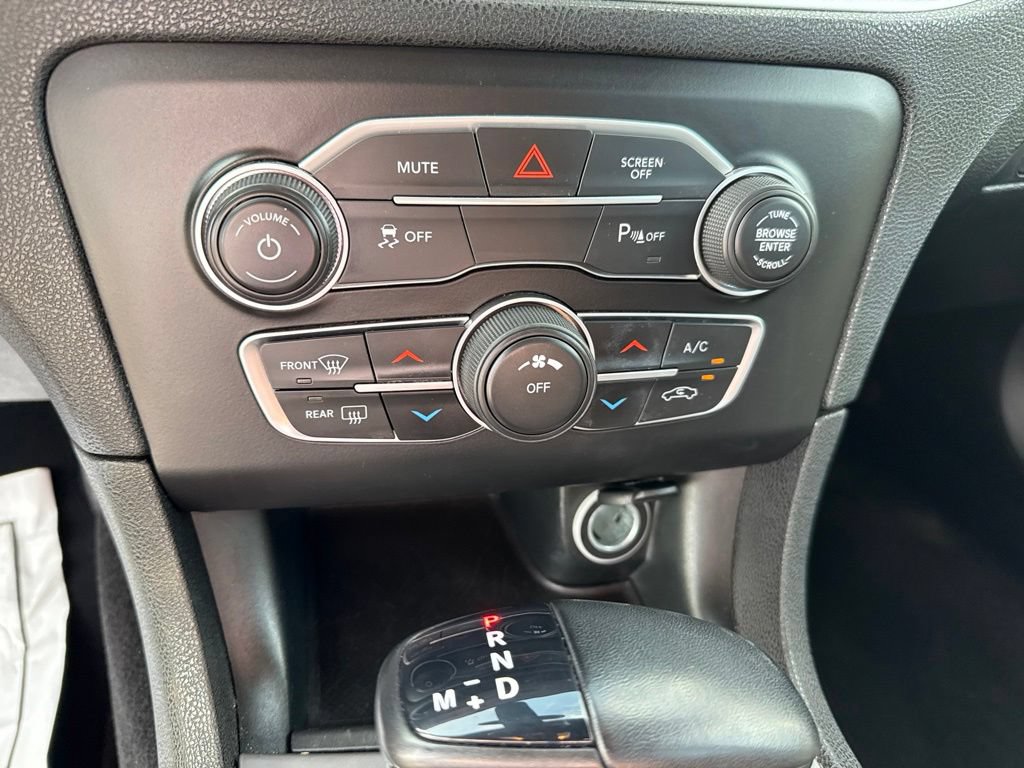 Used 2022 Dodge Charger SXT RWD image 13