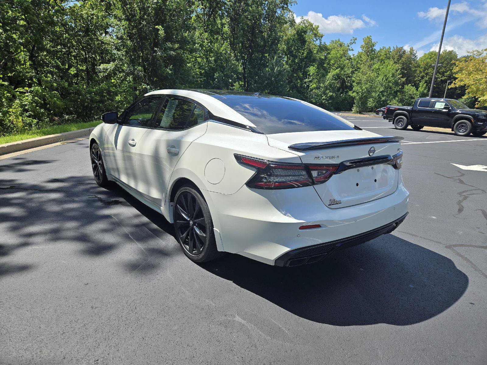 Used 2023 Nissan Maxima SR w/ Sport Mat Group FWD image 6
