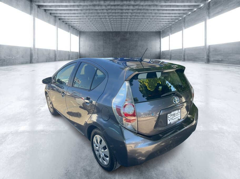 Used 2014 Toyota Prius C Two FWD image 4
