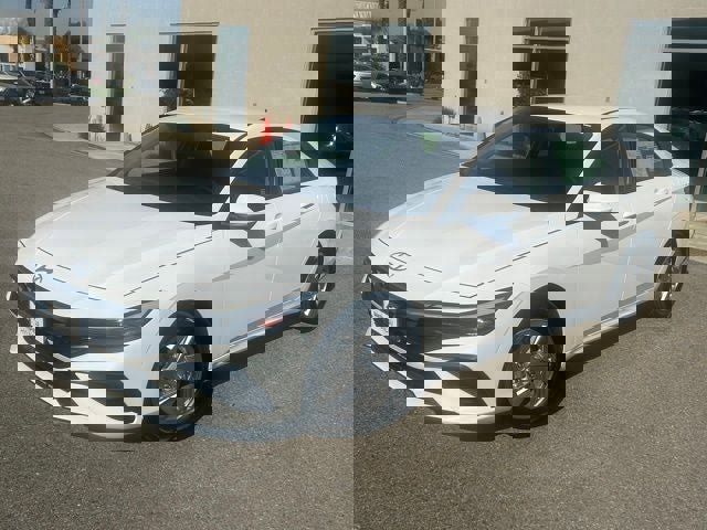 New 2026 Hyundai Elantra SE image 2