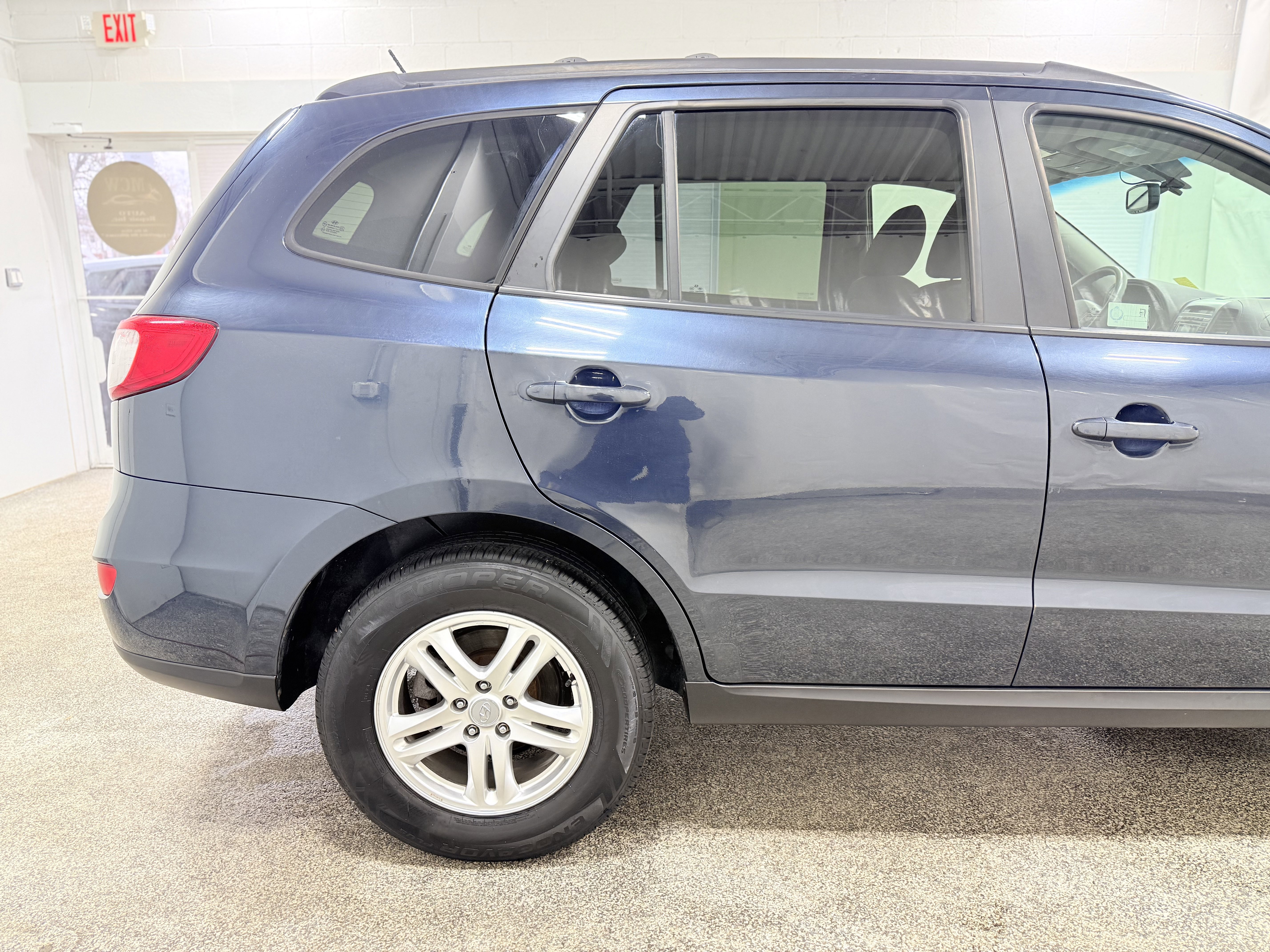 Used 2012 Hyundai Santa Fe GLS image 9