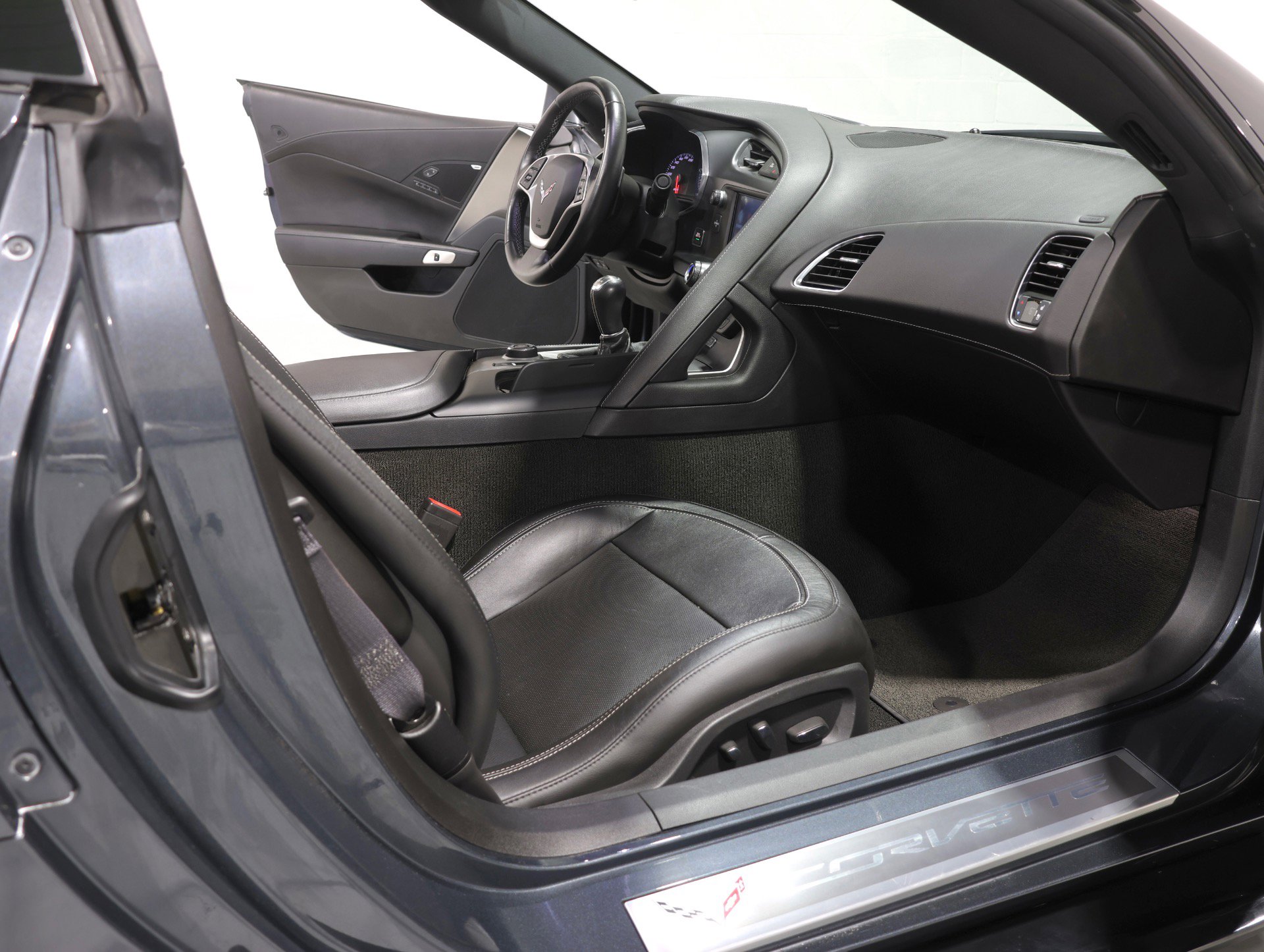 Used 2014 Chevrolet Corvette Stingray Coupe w/ 2LT Preferred Equipment Group image 4