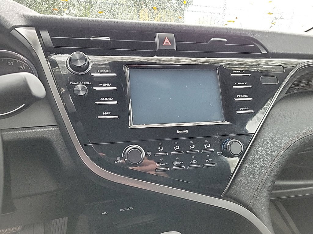 Used 2020 Toyota Camry LE FWD image 8