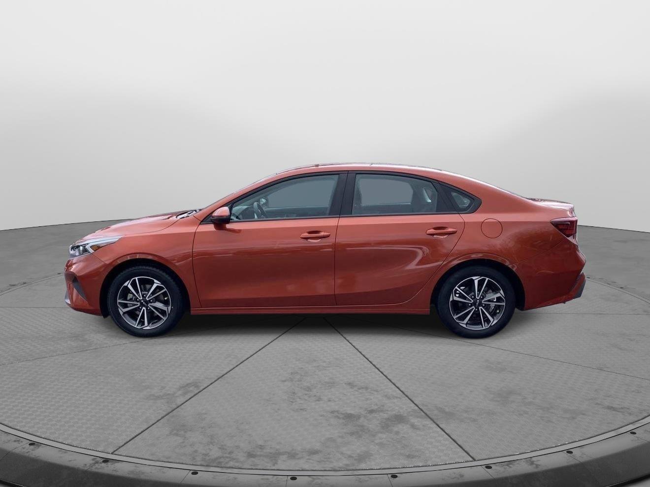 Used 2023 Kia Forte LXS w/ LXS Technology Package image 6