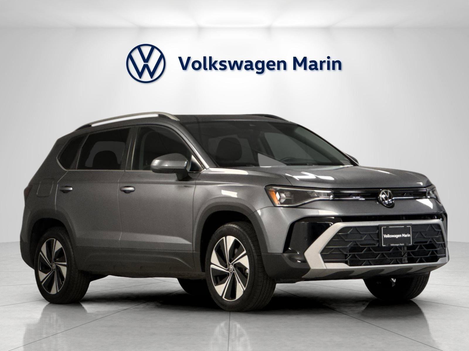Used 2025 Volkswagen Taos SE w/ Panoramic Sunroof Package AWD/4WD image 7