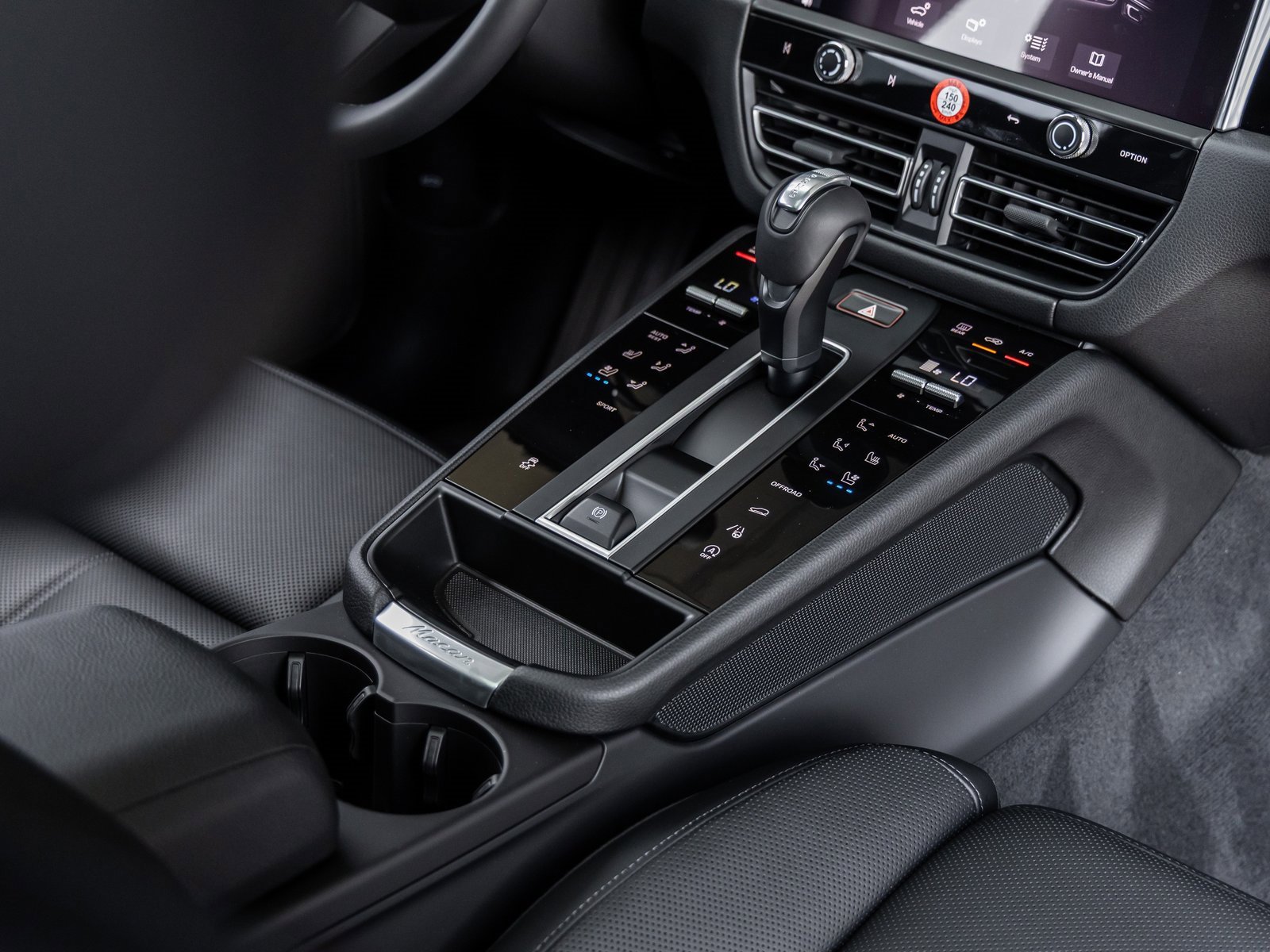 Used 2025 Porsche Macan image 45