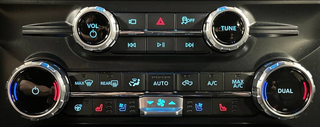 Used 2025 Ford F150 Lariat AWD/4WD image 38