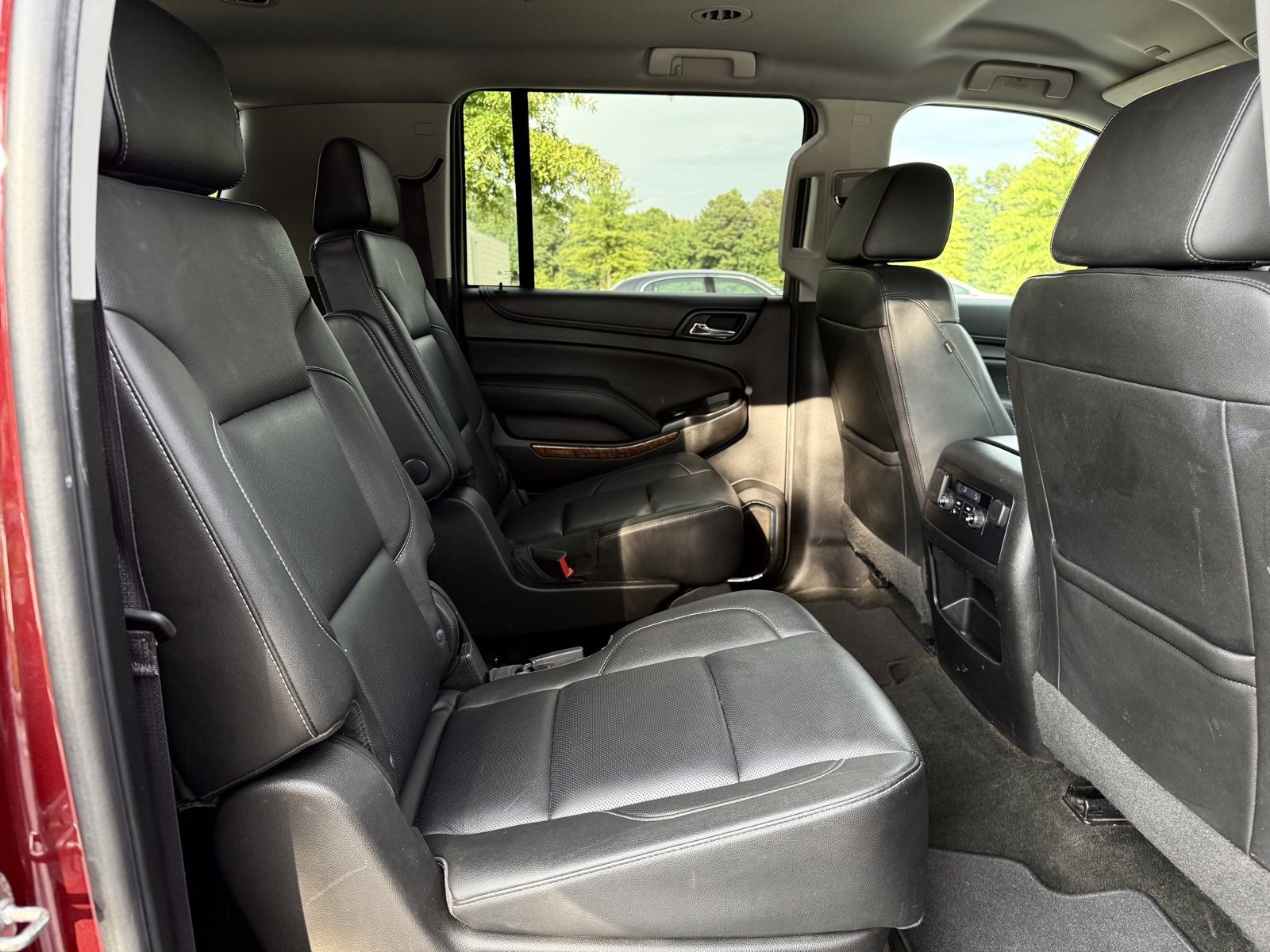 Used 2017 Chevrolet Suburban Premier image 39