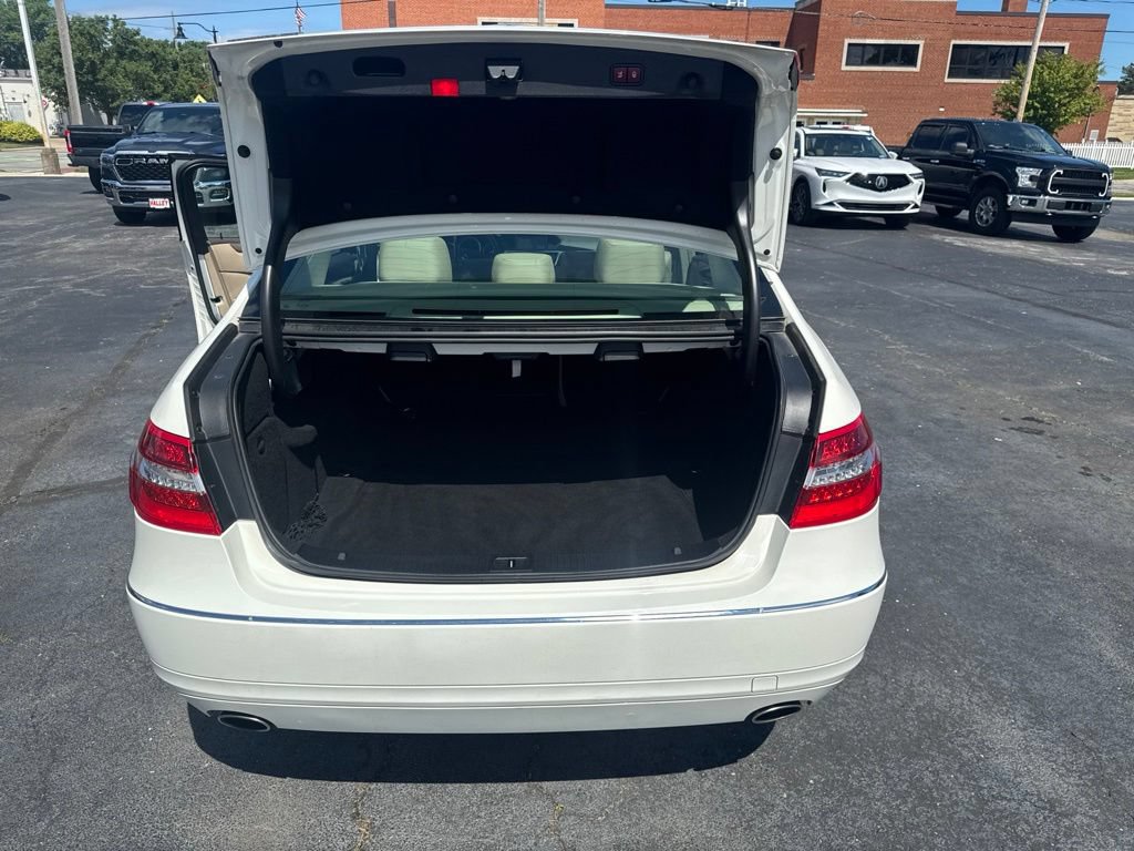 Used 2010 Mercedes-Benz E 350 Sedan image 40