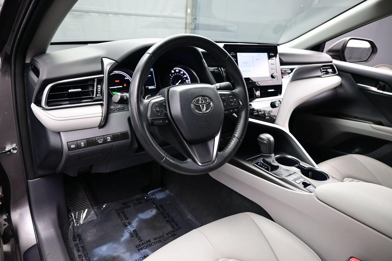 Used 2023 Toyota Camry SE FWD image 13