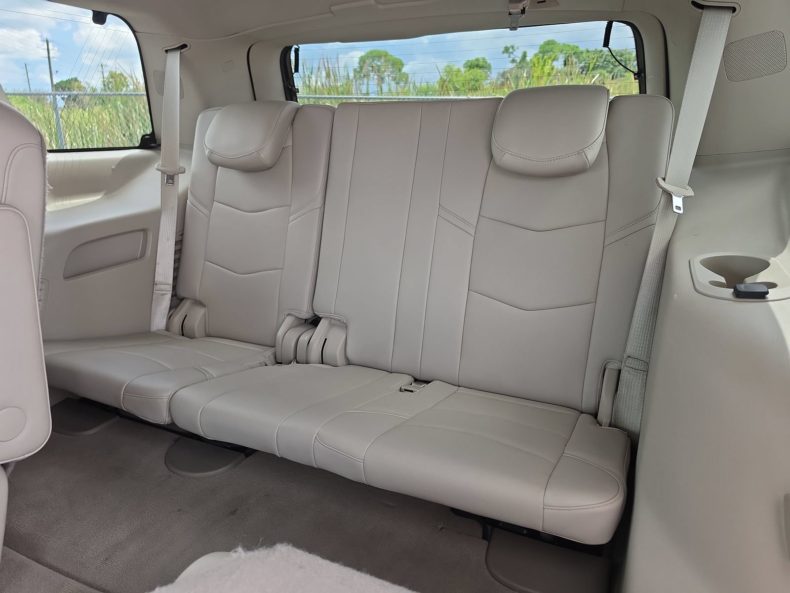 Used 2020 Cadillac Escalade Premium Luxury AWD/4WD image 14